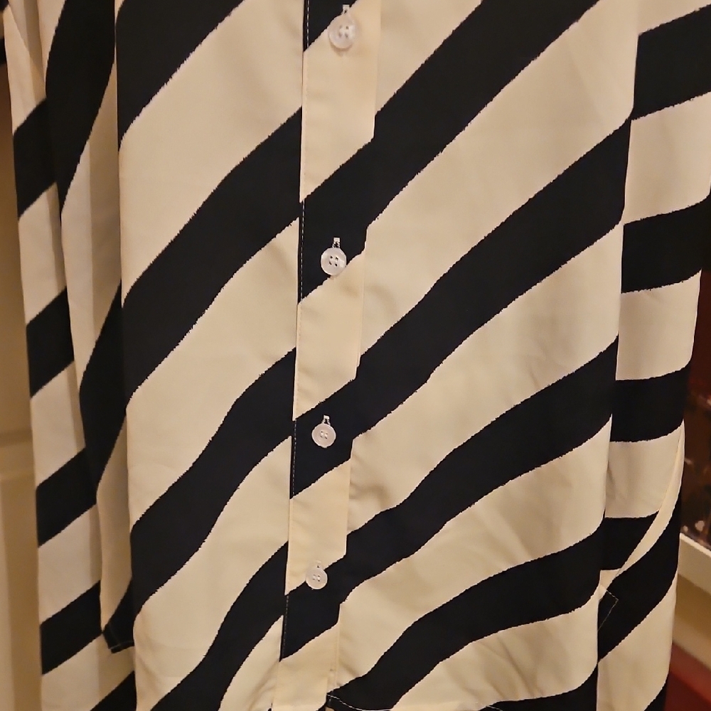 Gracia Monochrome Striped Shirt - Picture 5 of 12